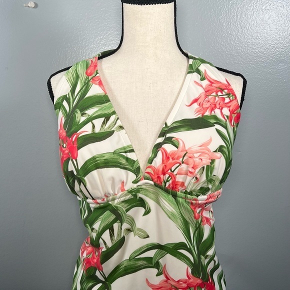 Catalina Other - Catalina Womens Swimsuit Size 3X Tropical One piece Lily White